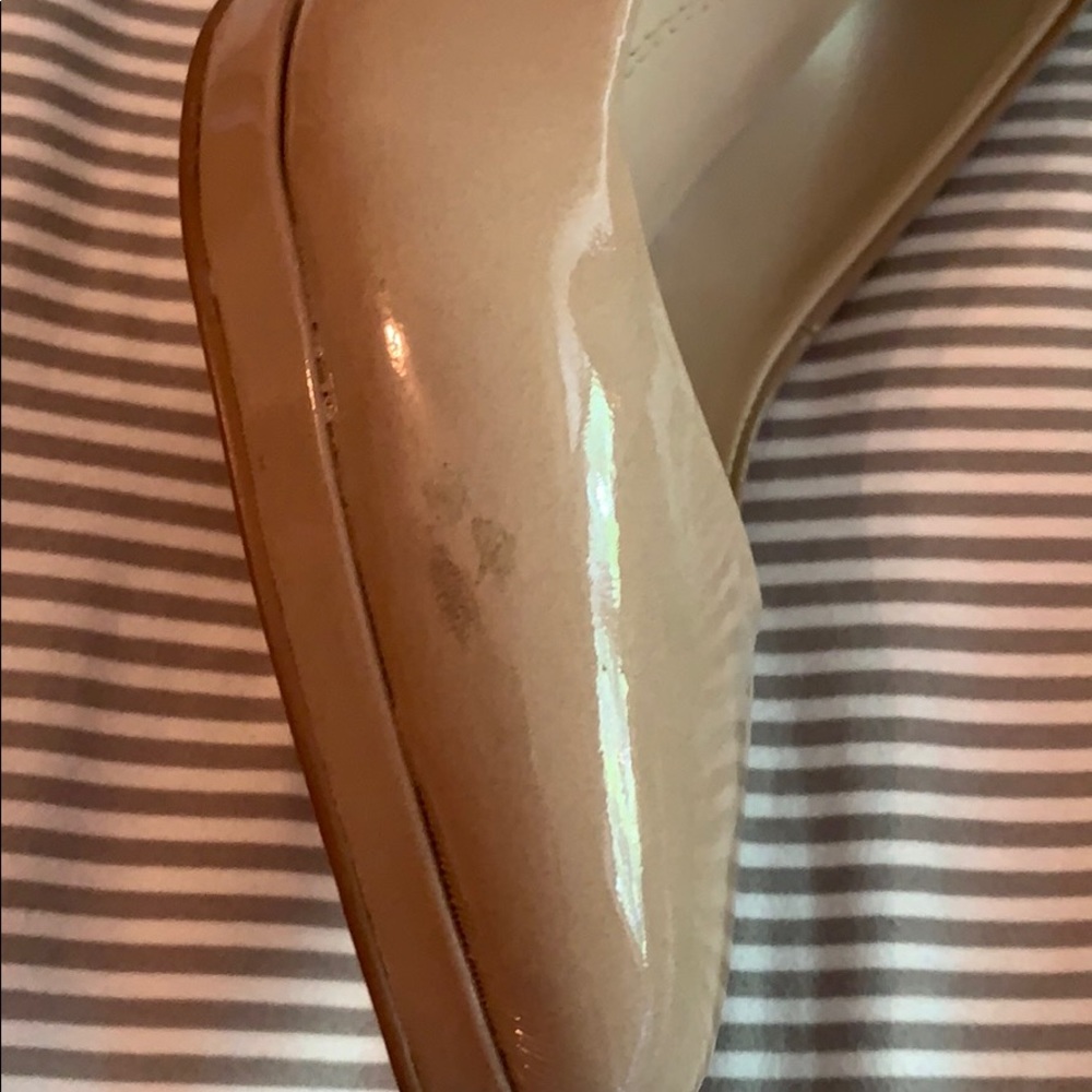 Heels. - Picture 3 of 3
